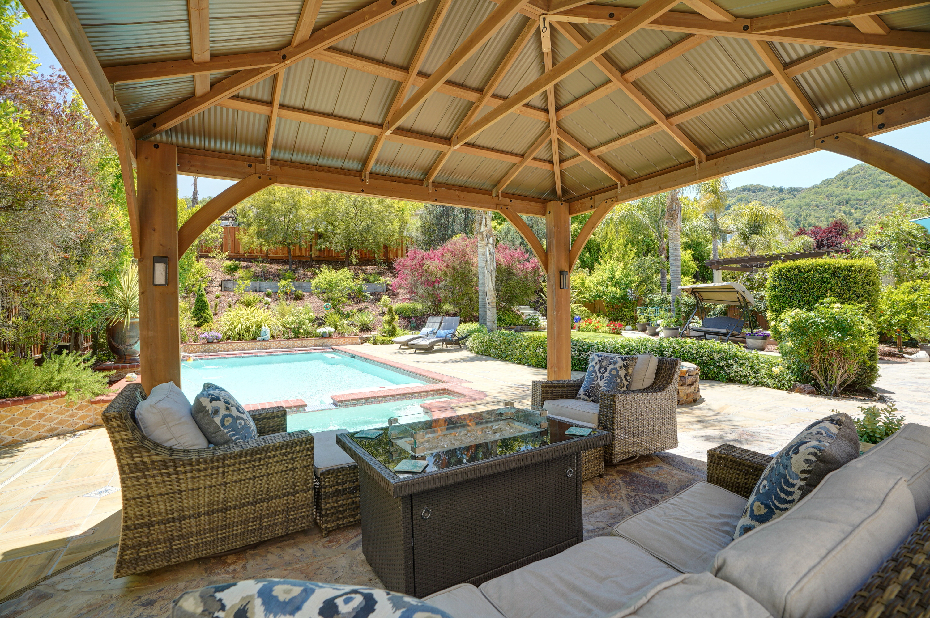 HDR interior real estate photography – Los Angeles
